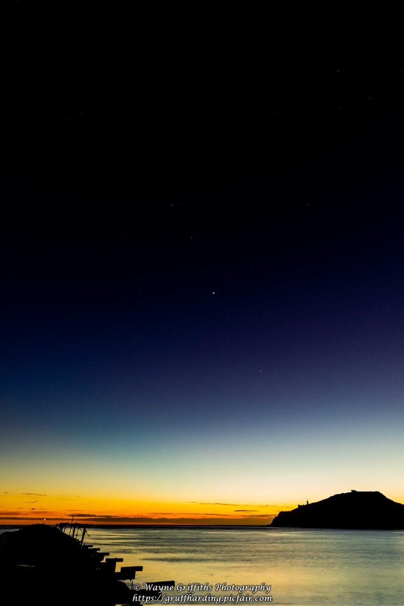 HardingGruff's tweet photo. Stay in one spot long enough to watch the morning unfold #photographyislife #photographylovers #capture #moment #photographyisart #StormHour #newzealand #capturenz #dunedinnz #earlymorning #sunrise #goldenhour https://t.co/c0MXB80kxI
