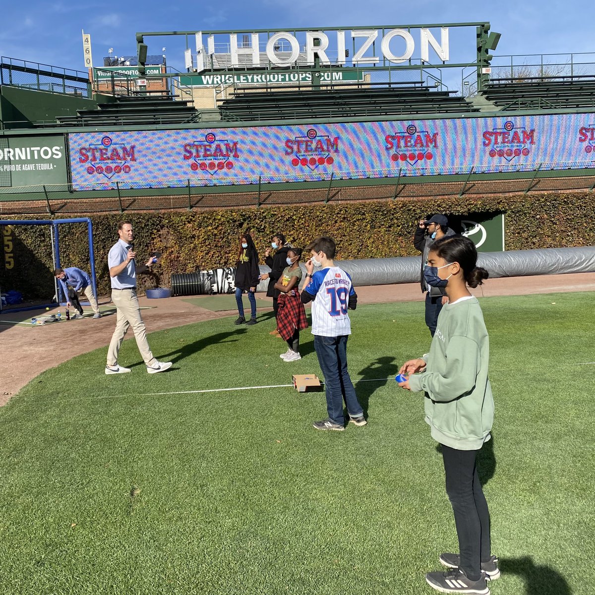 ScienceofSport_'s tweet photo. 🚨Volunteer Opportunity! Chicago @Cubs STEAM Fair Presented by @HorizonNews on Saturday, April 30 at #WrigleyField📍  Sign Up to Help w/ Event Set-Up, Tear Down &amp; Activity Stations 👉 [https://t.co/lAfwFOlNw0]  #ScienceOfBaseball https://t.co/pU3imchSVQ