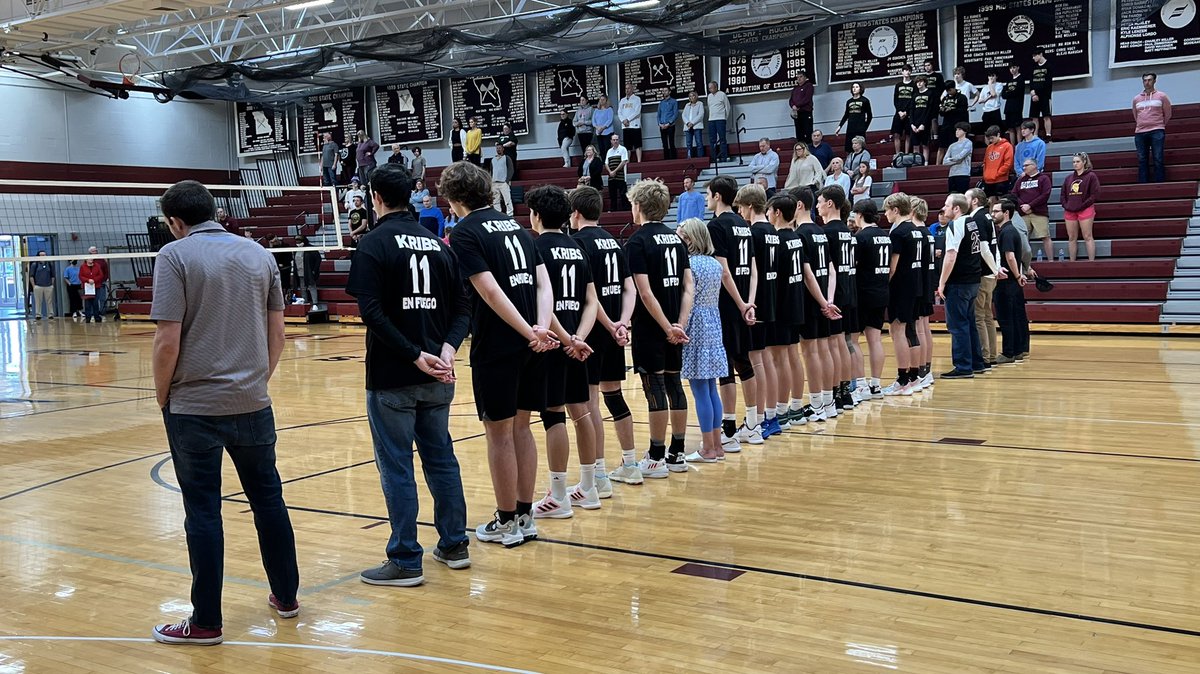 DeSmetJesuitHS's tweet photo. Tonight our @DeSmetJesuitVB #Spartans celebrated the life of alum Blake Kribs ‘12 on the court tonight with his mom & fellow teammates & coaches as they get the 3-1 match win #RIPBlake #EnFuego #AMDG #DSJFamily https://t.co/3mosUN0sjb