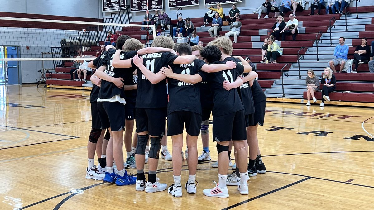 DeSmetJesuitHS's tweet photo. Tonight our @DeSmetJesuitVB #Spartans celebrated the life of alum Blake Kribs ‘12 on the court tonight with his mom & fellow teammates & coaches as they get the 3-1 match win #RIPBlake #EnFuego #AMDG #DSJFamily https://t.co/3mosUN0sjb
