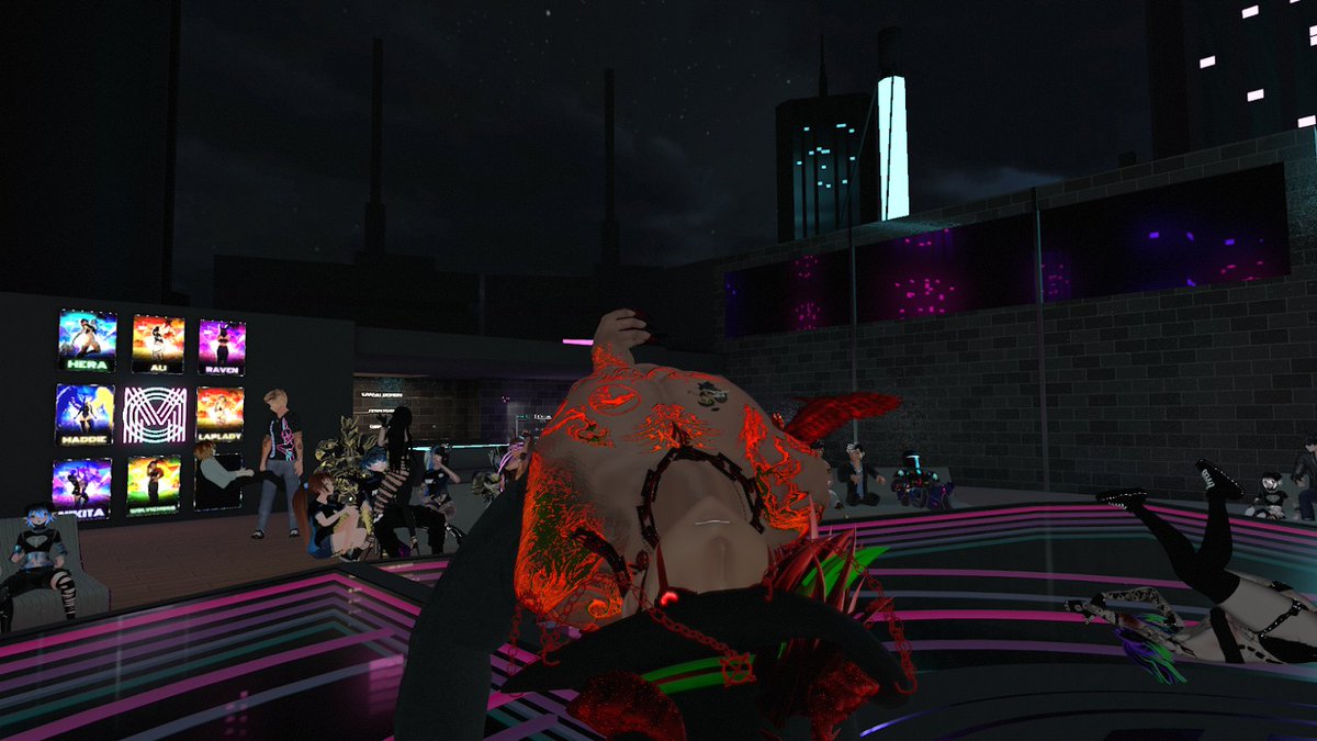 ClubMisfitsVR's tweet photo. sss Hot Hot sss Hot.. Hot.. sss https://t.co/hLqWxznDhx