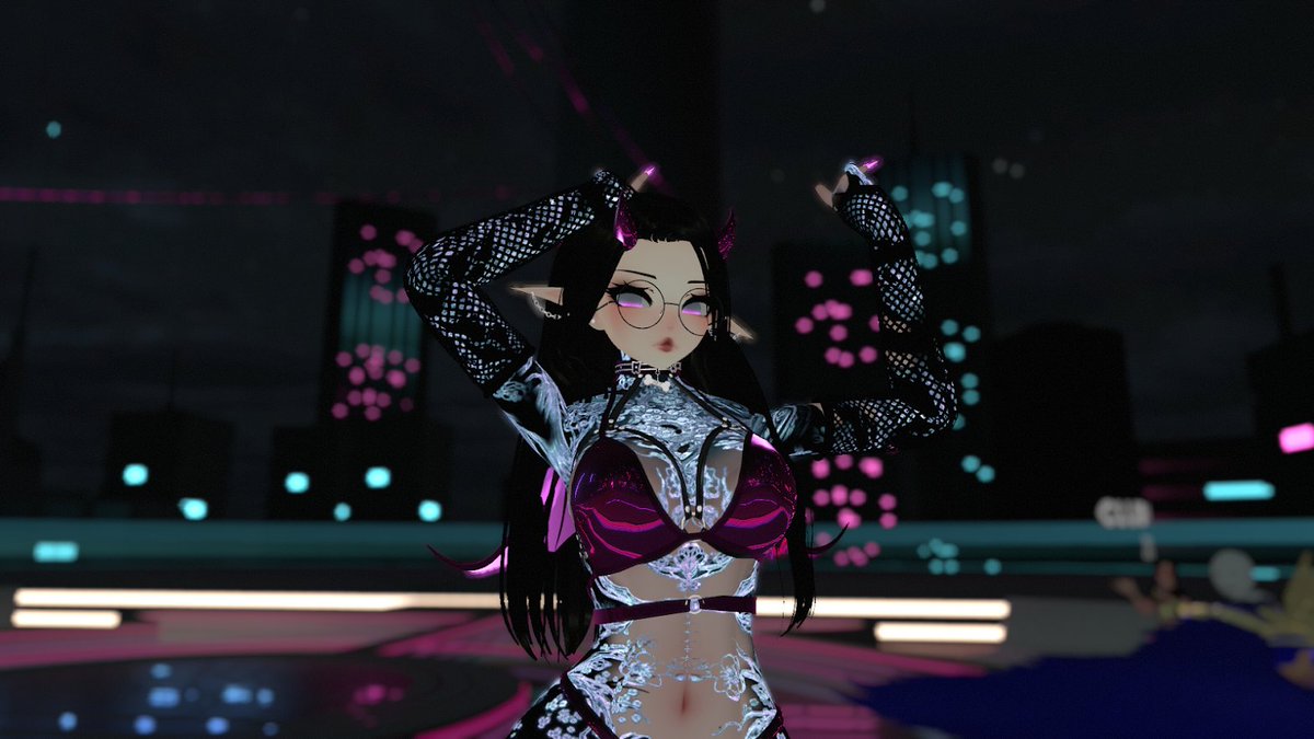 ClubMisfitsVR's tweet photo. sss Hot Hot sss Hot.. Hot.. sss https://t.co/hLqWxznDhx