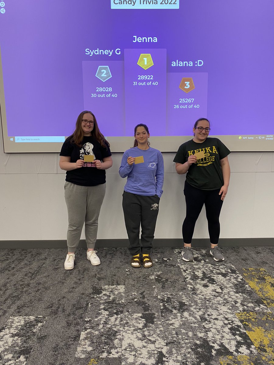 KeukaCAB's tweet photo. These winners definitely won something sweet at Candy Trivia 🍬🍭🍫 

#candy #trivia #keukacab #keukacollege #studentlife #lifeatkc #kcfamily #kcpartwolf #partwolf https://t.co/hlrZE6WMp3
