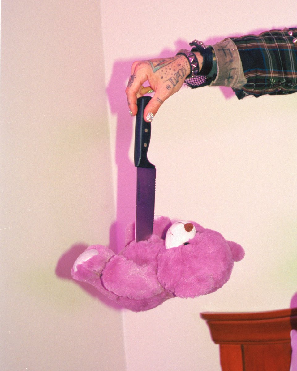 iamblackbear's tweet photo. 🔪 🐻 https://t.co/R4TCux4mOf