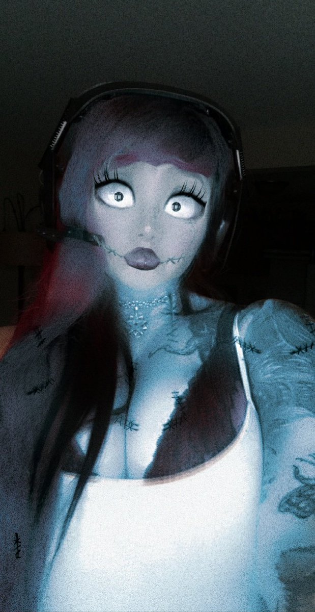 Haunted whor...horror nights always on Thursday nights with me and vexxie ! Come hang out with us as we sip on some...Capri suns... and enjoy some horror games. Phasmophobia, Lunch Lady and then COD zombies if we haven't died by then lolol  twitch.tv/Abusedbarbie