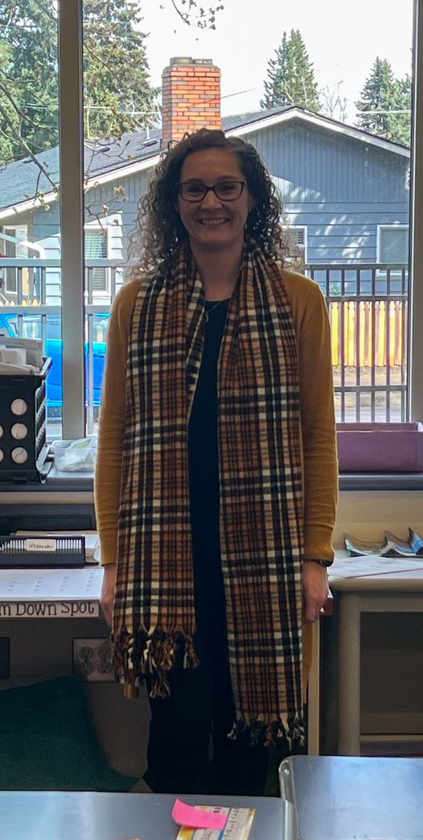 Our Husky Hero is…
⭐️Mrs. Kristina White⭐️

Mrs. White is our teacher librarian! She has been teaching 8 years with VPS. Before that she was a JV soccer coach for the district for 5 years. 

In her free time she loves to bake, read, and spend time with her kids . 🐾