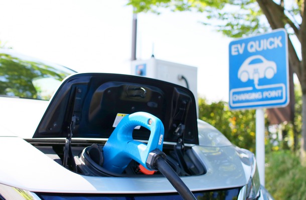 carcareplusjp's tweet image. これから普及が進むEV。クルマのプロにその維持費や整備について聞きました！
　↓
carcareplus.jp/article/2022/0…

#CSFACTORY #EV #クルマの維持費 #エコカー減税 #八王子市 #CSファクトリー #EV維持費 #車好き