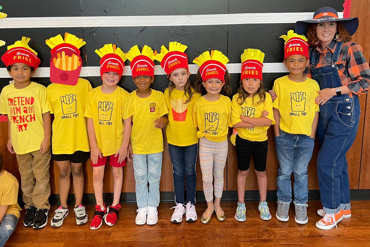 MCorley_ASE's tweet photo. These French fries put on quite the show tonight along with all the other veggies! So much fun! Thank you Ms. Hill for all your hard work!! #howdoesyourgardengroove #firstgradeprogram @HumbleISD_ASE https://t.co/e3JQCltTzX