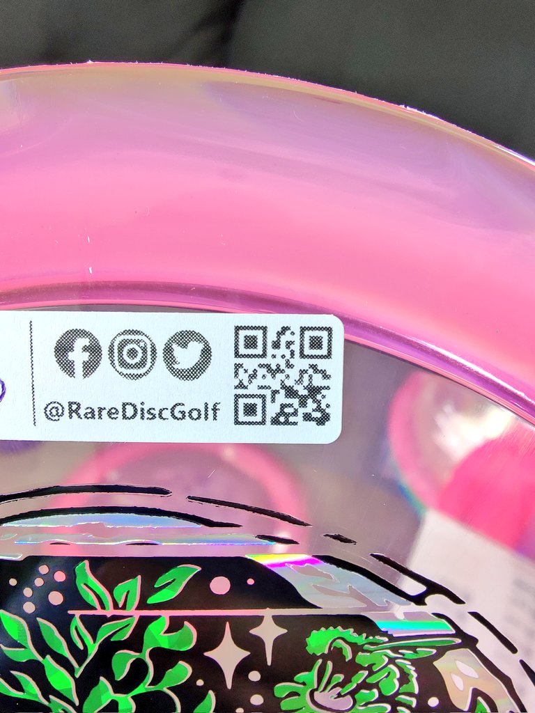 RareDiscGolf's tweet photo. The Synapse Ethos plastic is absolutley stunning. I love the subtle smokiness mixed with transparency.
https://t.co/334zp74QUx
#Thoughtspaceathletics #ThoughtSpace #DiscGolf #Canada https://t.co/5mGWLS6Xin
