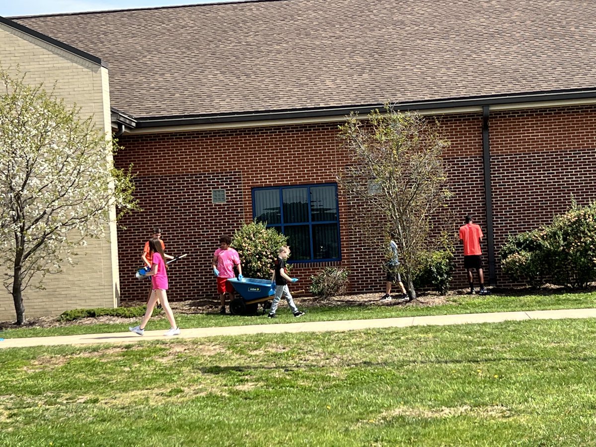 Jessica Nail (@abmsprincipal) on Twitter photo Byrd beautification courtesy of the SCA. <a href="/DaveSovine/">Dr. David Sovine</a> <a href="/juliette_myers/">Juliette Myers</a> <a href="/fcpsk12/">Frederick County Public Schools - Virginia</a> #abmsinspires Byrd beautification courtesy of the SCA. <a href="/DaveSovine/">Dr. David Sovine</a> <a href="/juliette_myers/">Juliette Myers</a> <a href="/fcpsk12/">Frederick County Public Schools - Virginia</a> #abmsinspires