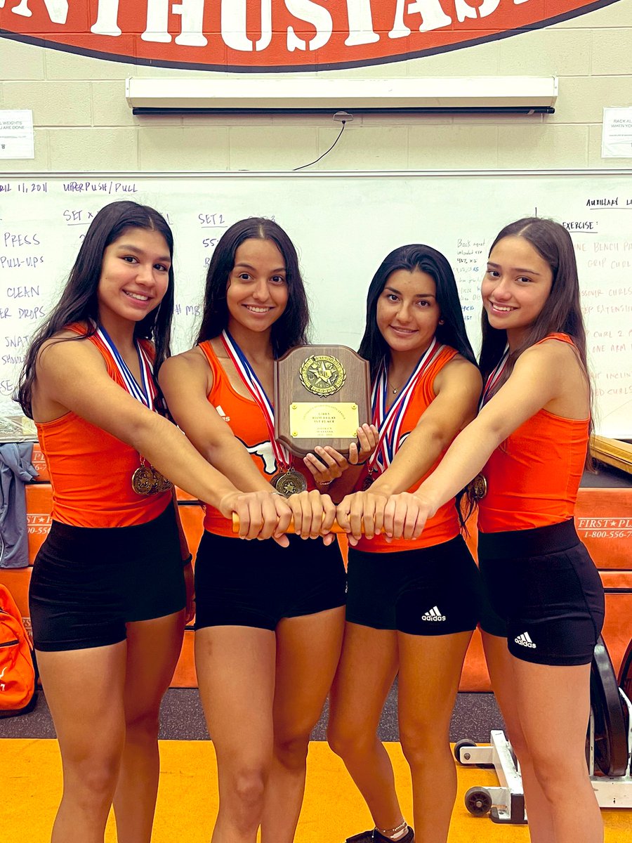 LonghornTrack's tweet photo. United Longhorns ๐ฅ4x200 & ๐ฅ4x400 Relays Advance to the Area Meet๐ค๐ผ#onebattleatatime https://t.co/WgCrf4UGhD