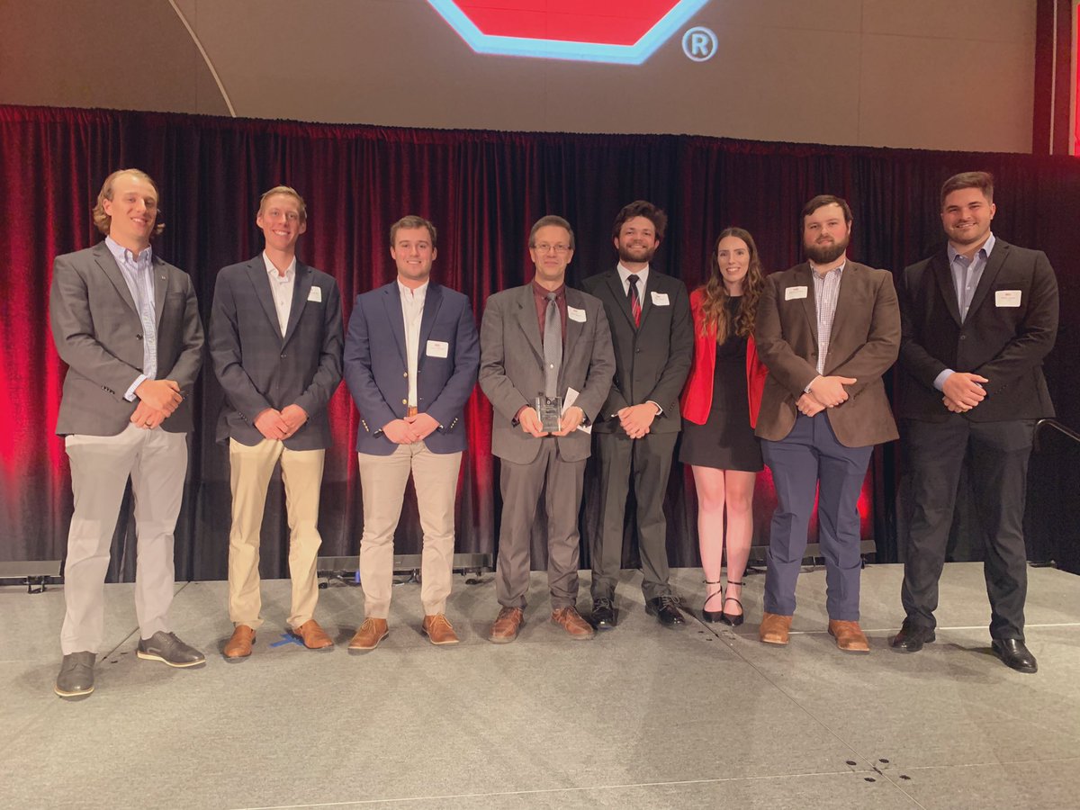 BrandonStith's tweet photo. Had a great night with the turf club celebrating CFAES students and Dr. David Gardner, who received the Outstanding Service to Students award.
A great mentor, educator, and all around great guy who truly cares. Well deserved! #buckeyeturf
@osuturf @OSU_HortCropSci https://t.co/FZQtUTx2i9