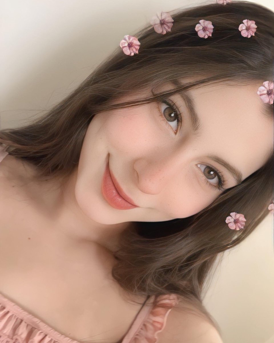 briloveschick's tweet photo. 🌸 https://t.co/QgS1wAZ3LU