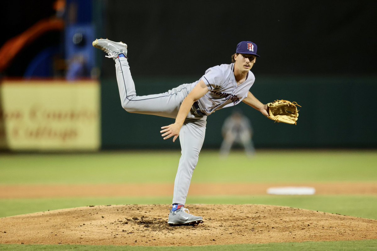 RRExpress's tweet photo. Cole Winn’s night is complete after allowing just four hits while striking out four in 4.0 shutout innings of work! #RRExpress lead Sugar Land 1-0 as we head to the bottom of the 5th! https://t.co/XhMehiNZfH