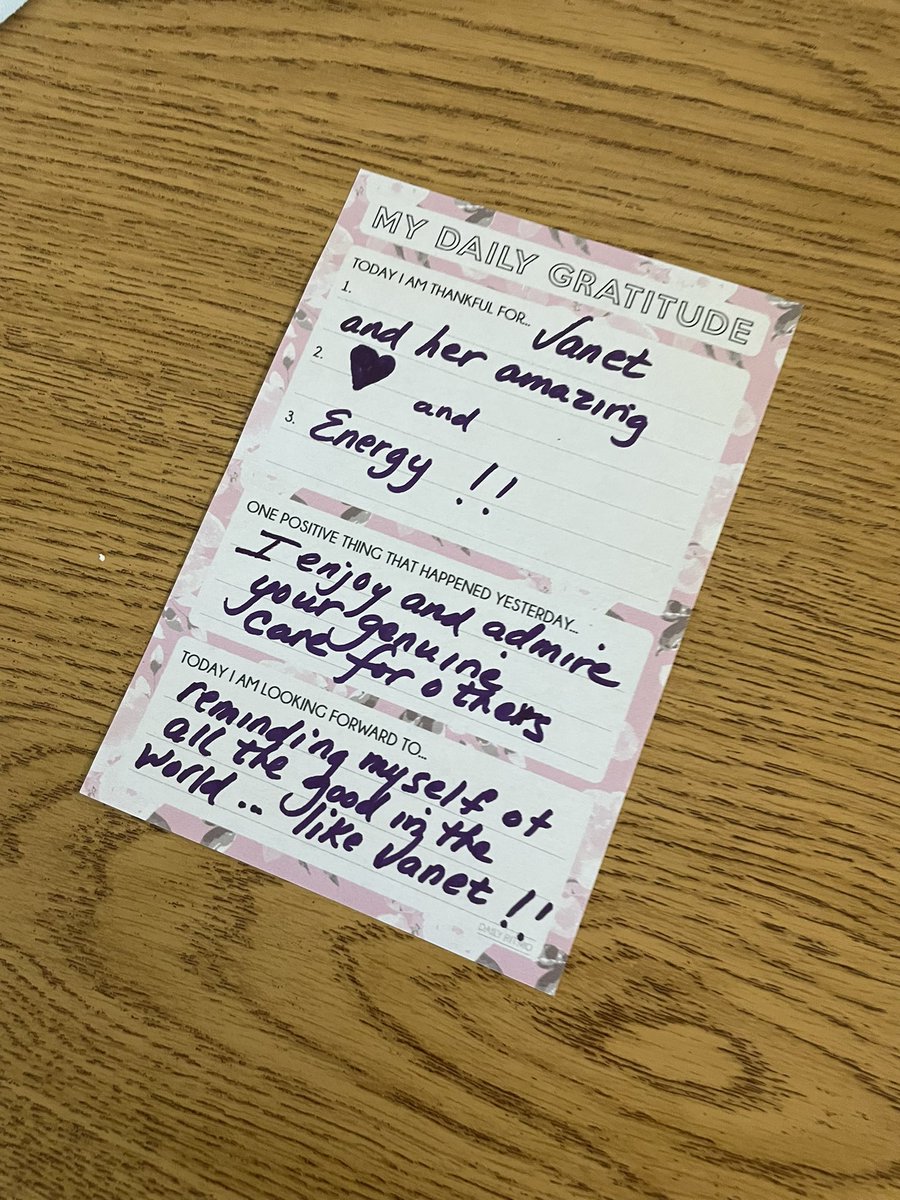 MrsAyala33's tweet photo. To find this on my desk after a long day of work… 🥰 https://t.co/w2DlgiVymF