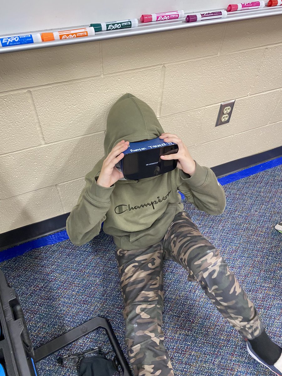 A virtual learning experience about the Holocaust and pink frosted cupcakes to celebrate the end of the historical fiction unit and our favorite read aloud, Number the Stars! 💖