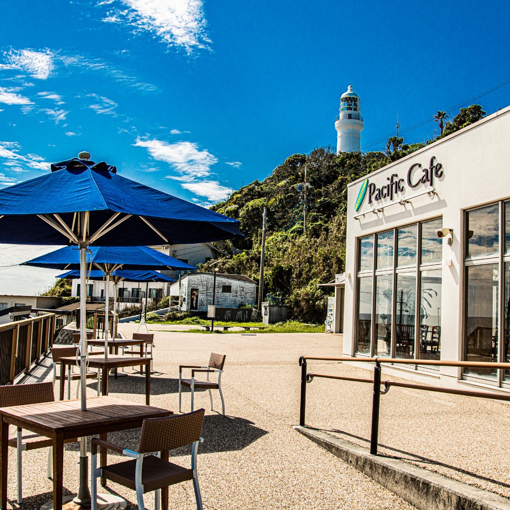 今週もお疲れさまでした☺
今週末は海の見えるテラス席で、ゆったりと過ごすひと時ははいかがでしょうか⛱✨

テラス席でのご提供はテイクアウトのみとなりますが、お食事やドリンクも召し上がれます🥤

週末はパシフィックカフェへ
ぜひ遊びにいらしてくださいね🌺
#静岡 #御前崎