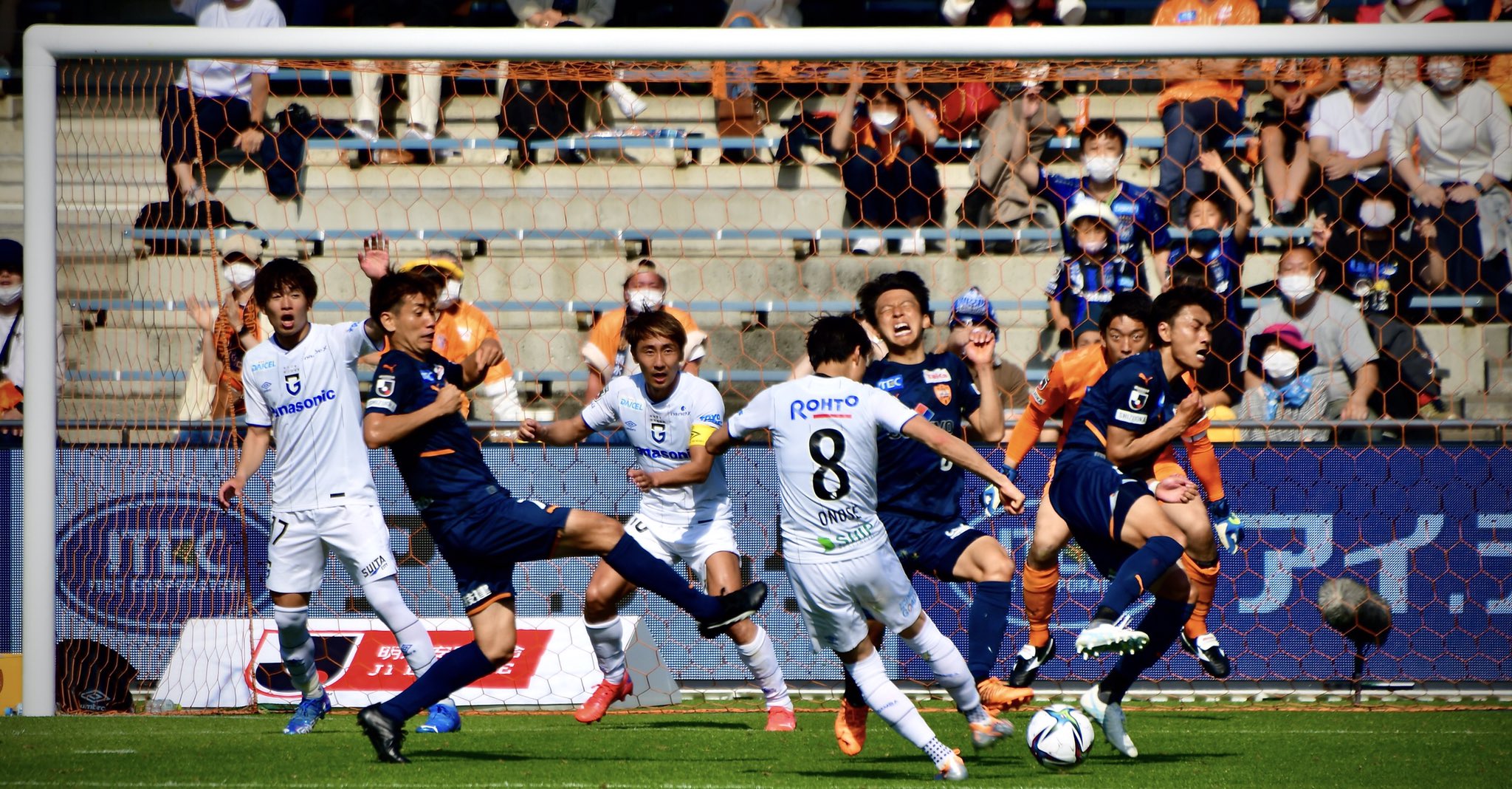 ガンバ大阪 正規ユニフォーム 23選手直筆サイン入 遠藤 倉田 ファンウィジョ 応援グッズ 売り切り御免 Www Cromg Org Br