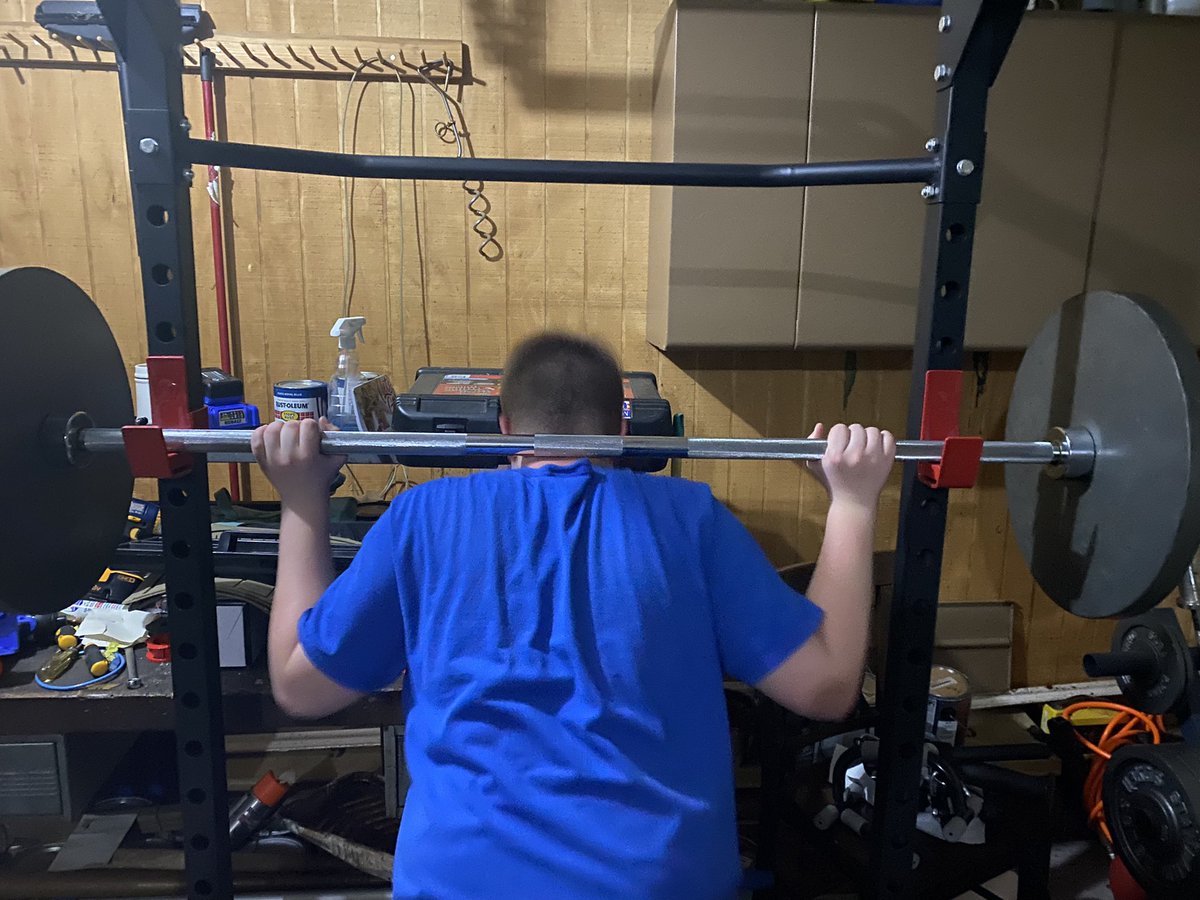 Kreager's tweet photo. Squat day. #GarageTraining https://t.co/OSe6kYhV5G