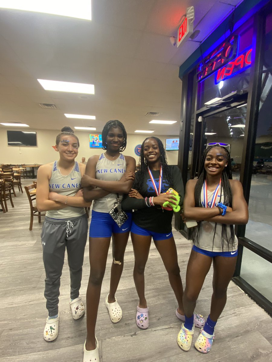 NCHS_GirlsTrack's tweet photo. Congrats to the 4x4 on advancing to area!! Proud of you, girls!! #gattispizza https://t.co/G7piniAuWi