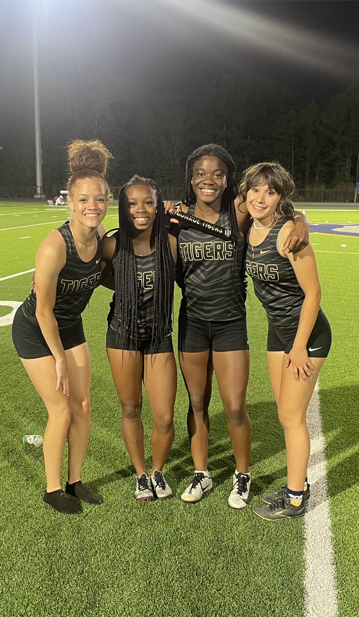 ogden_shannan's tweet photo. Finishing up the night with another one⦠4x4 taking 4th in the 13-6A District meet #upnextarea ā¦@CoachHardemanā© ā¦@Tasha_Smith78ā© ā¦@Conroeathleticsā© ā¦@ConroeSportsā© https://t.co/9IyAk0ZaWF