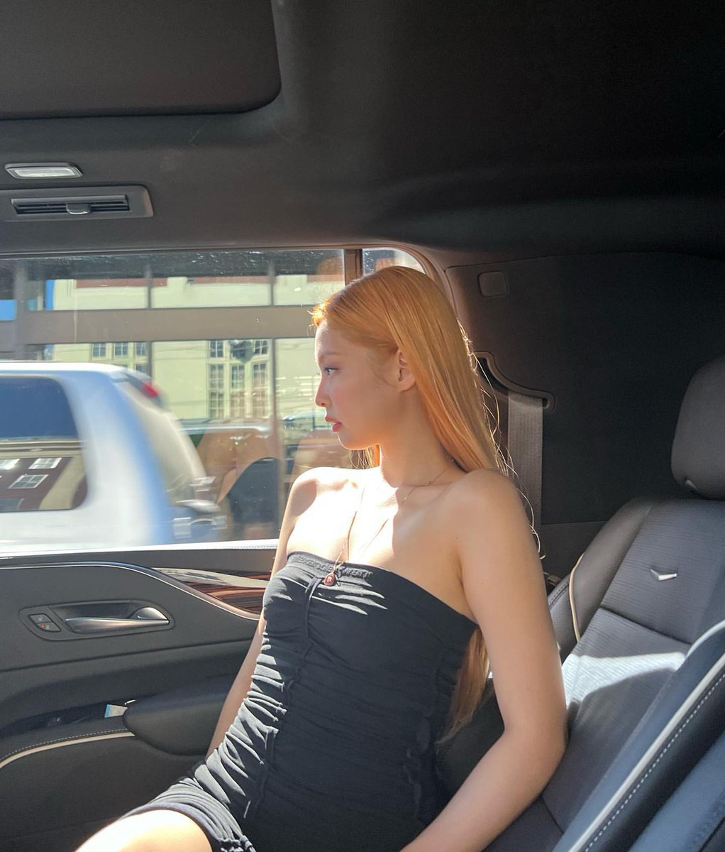 jsmtjyygyjbbjb's tweet photo. เจนนี่คิมกับผมส้ม พูดได้เลยว่า สวยจึ้ง https://t.co/VdFANjGiFv