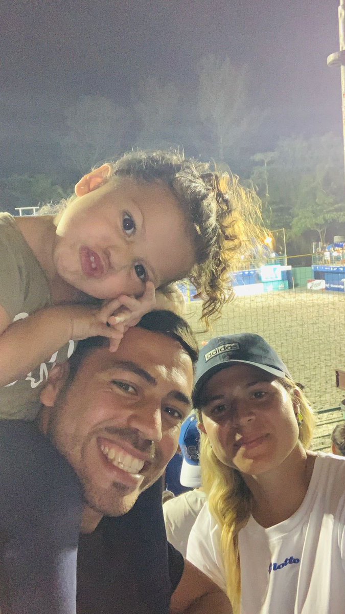 Disfrutando las Vacaciones con mis nenas  #FutbolPlaya ⚽️🦀💪🏻