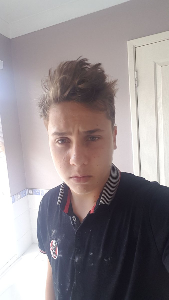 Game at 6:30 AEST tonight against <a href="/catgirlsval/">catgirls NYAA!~</a> to qualify. Just checked in with <a href="/MinimiseOCE/">Minimise</a> and he's ready to clock in at KFC(ats) 😳