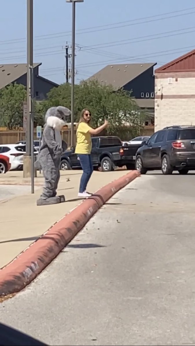 Heather McOmber (@hmcomber) on Twitter photo The Easter Bunny came to visit Raba during parent pick up today!! <a href="/LeeAnna_2013/">LeeAnna Zenner</a> <a href="/NISDRabaES/">Raba Elementary</a> The Easter Bunny came to visit Raba during parent pick up today!! <a href="/LeeAnna_2013/">LeeAnna Zenner</a> <a href="/NISDRabaES/">Raba Elementary</a>