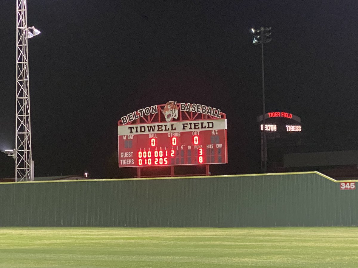 BeltonISDAth's tweet photo. Big win for @BTigerBaseball against Harker Heights tonight! https://t.co/OXQ437JGaY