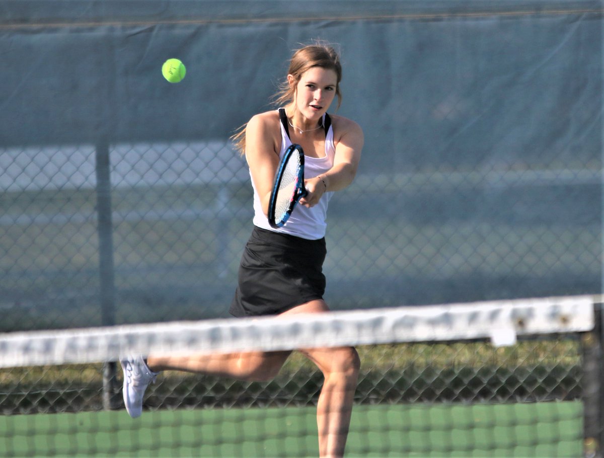 YNT_Christian's tweet photo. The York girls tennis team swept its doubles matches by a combined 24-8 to set the stage for a big day against Waverly on Thursday. York maintained its momentum by taking five of six singles matches and outscoring Waverly 64-13 as the Dukes rolled to an 8-1 win. #yorkdukes https://t.co/FprtC9iClv