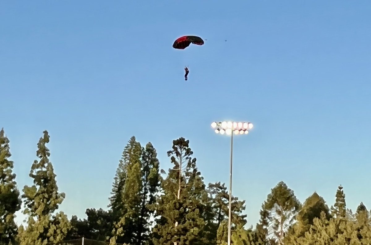 csuf's tweet photo. Touchdown at #GoodwinField. The Armyβs Black Daggars parachute team delivered the game ball to tonightβs @FullertonBSB game vs. @ucdavisbaseball. #militaryappreciationnight. @FullertonTitans #csufrotc https://t.co/CfmhqCBGbu