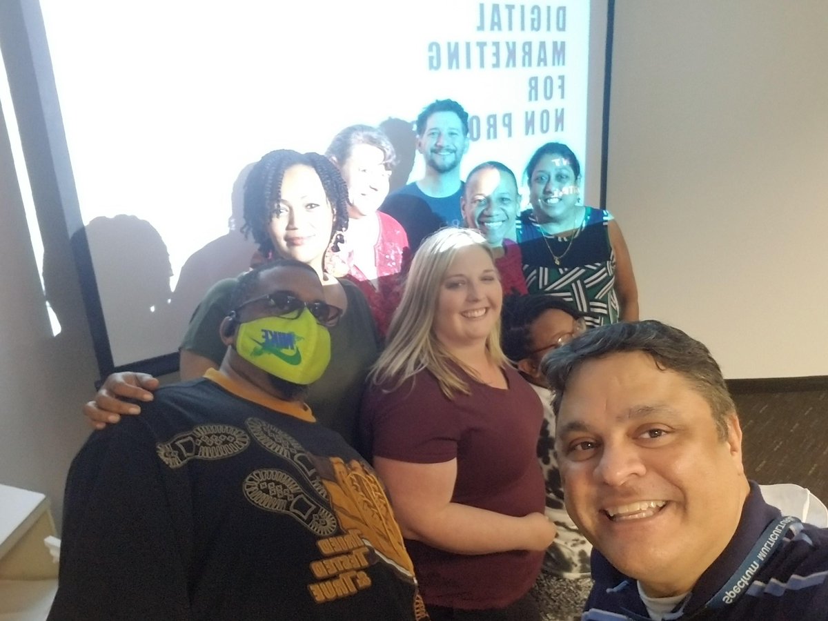 SolomoIsdigital's tweet photo. Having a fun time teaching my Digital Marketing for Nonprofits Class. #DigitalMarketing #SocialMedia https://t.co/uTNoovUyra