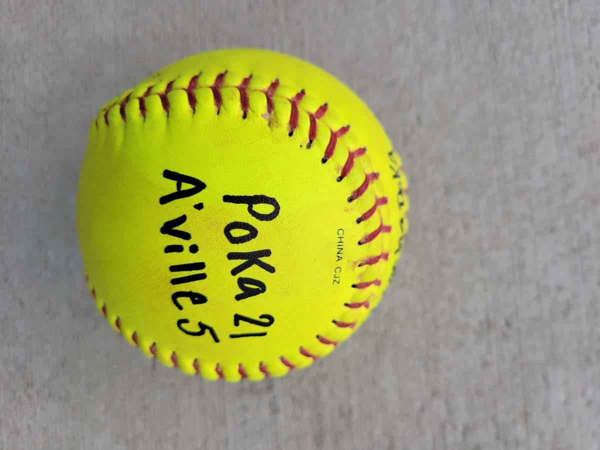 LoachapokaAD's tweet image. Our @PokaAthletics softball team dedicated their Area win vs Autaugaville to Coach Klein! Gameball goes to the family!
#PokaPride #ForJK 🥎