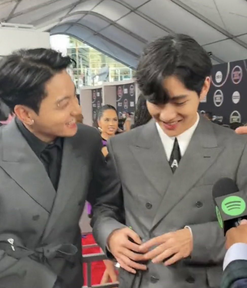 taetaehland's tweet photo. is it just me or does taehyung become a baby-er when it's just him and jungkook? 🥺

a thread https://t.co/ScqdA9j7TW