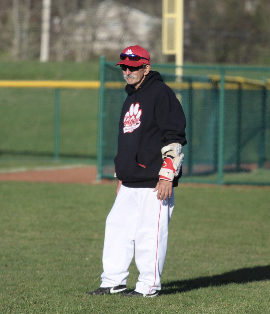 You know it’s a good inning when Coach Tom’s arms look like this. 🤣😂