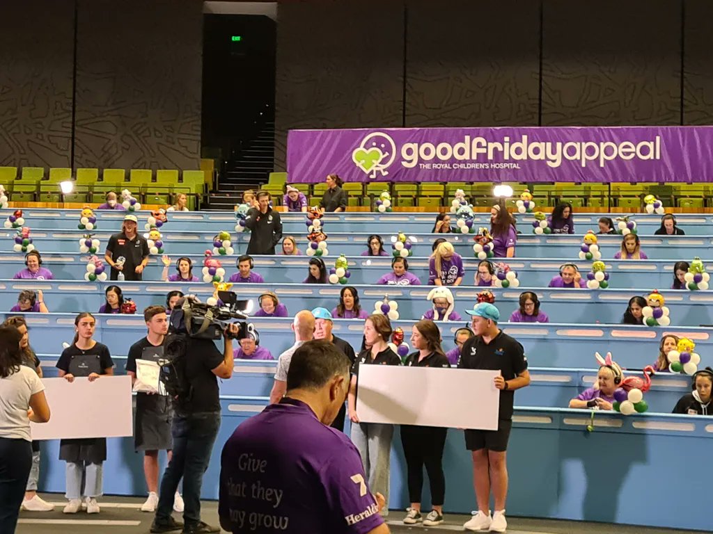 We've arrived <a href="/MCEC/">MCEC</a> for a special <a href="/GoodFriAppeal/">Good Friday Appeal</a> cheque presentation on behalf of our racing community. Tune into <a href="/7NewsMelbourne/">7NEWS Melbourne</a> at 12.45pm to see <a href="/peitae/">Peita Duncan</a> &amp; <a href="/LaniganKennels/">Lanigan Kennels</a> do the big reveal 👀💰 #GoodFridayAppeal