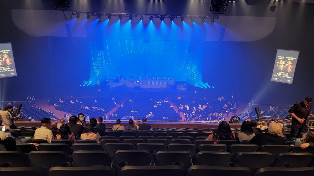 blade_sasha's tweet photo. I wonder if V is here tonight at the Gaga concert. 🤔🙏💜 #GrammyGaga #LadyGaga #Borahaegas #BTS https://t.co/ke0AxwdeAu