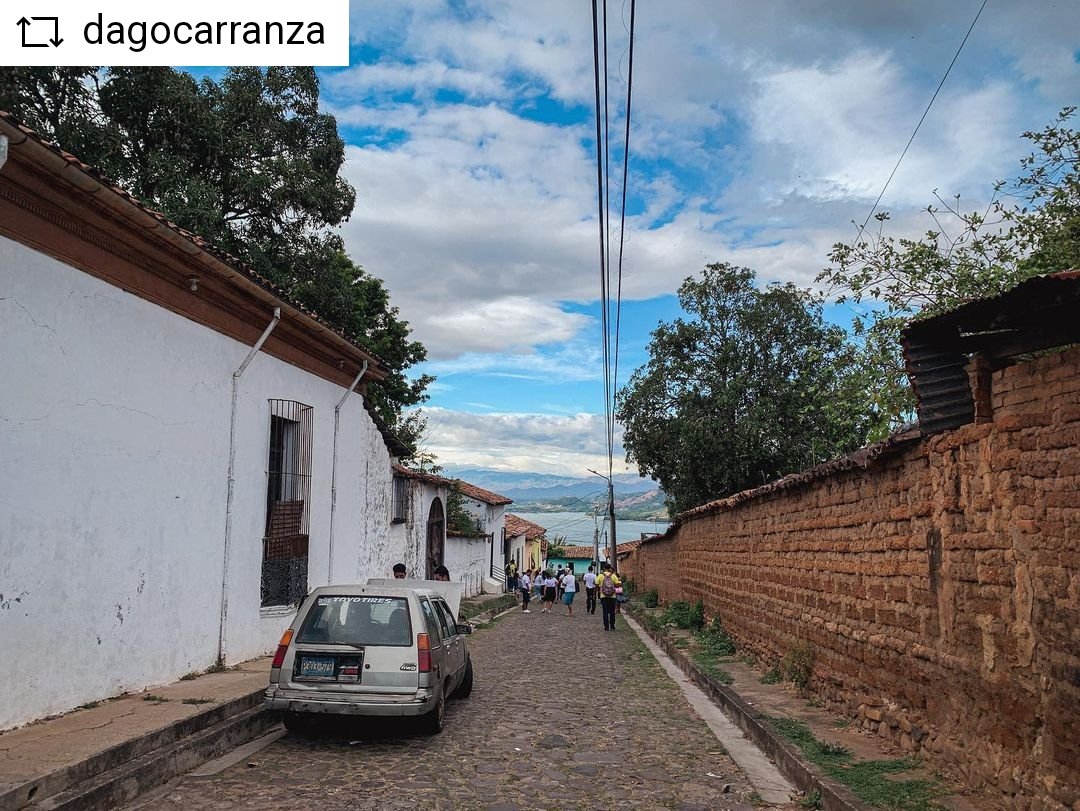 vueltines's tweet photo. #REPOST 📸 @_dagocarranza Colonial Town 🍂
.
.
.
.
#photography #colonialtown #lake #Suchitoto #repostandroid #repostw10 #vueltines #ElSalvador https://t.co/X7X67DCkGd