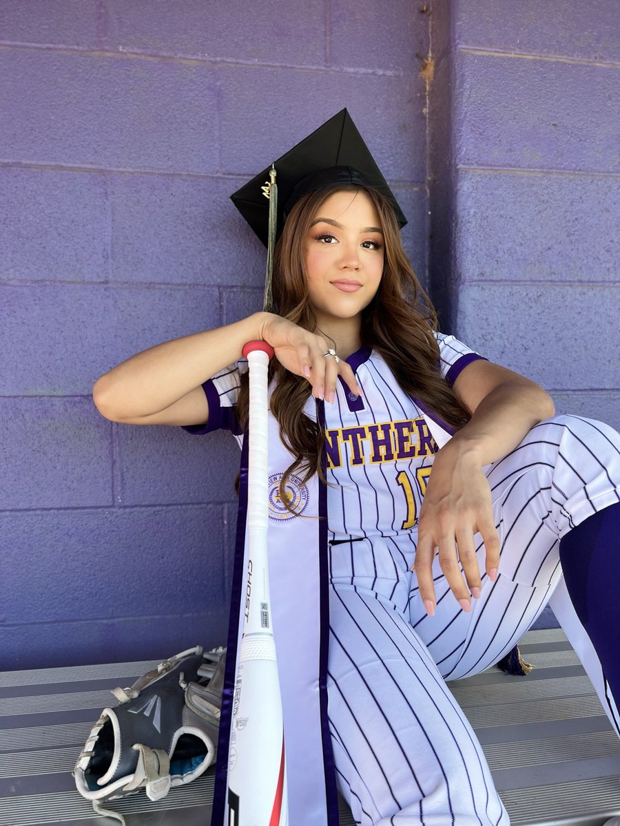 Exactly one month till graduation!!!! 🤩🎓 mom &amp; dad, this one’s for you!! 🍾❤️ #PVAMU22