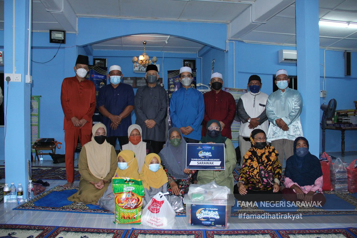 FAMA_sarawak's tweet photo. 12 April 2022 | Selasa | 4.30 Petang | Kampung Empelam Kabong, Betong, Sarawak | Kerjasama Strategik FAMA - Bank Rakyat Program Jelajah Ramadan 2022.
#famadihatirakyat
#SemarakRamadan
#famabankrakyat https://t.co/U3QUJapslC
