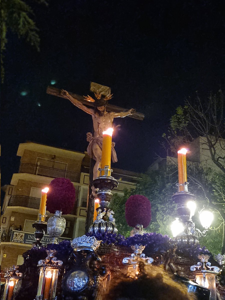 Foto_Cofrade's tweet photo. Calvario entrando en campana

@pasiondesevilla #Madruga22 #SSantaSevilla2022 https://t.co/TxgSttNd4r