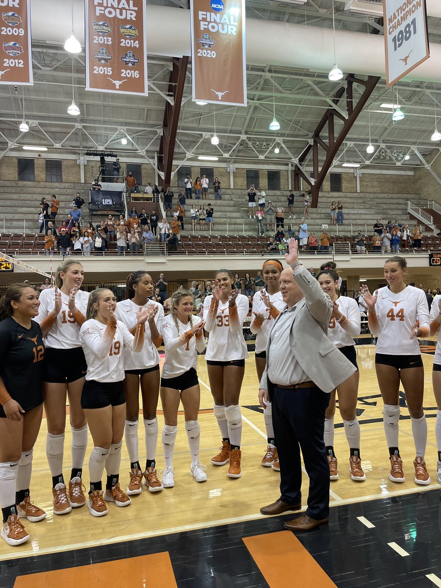 LonghornPepBand tweet picture