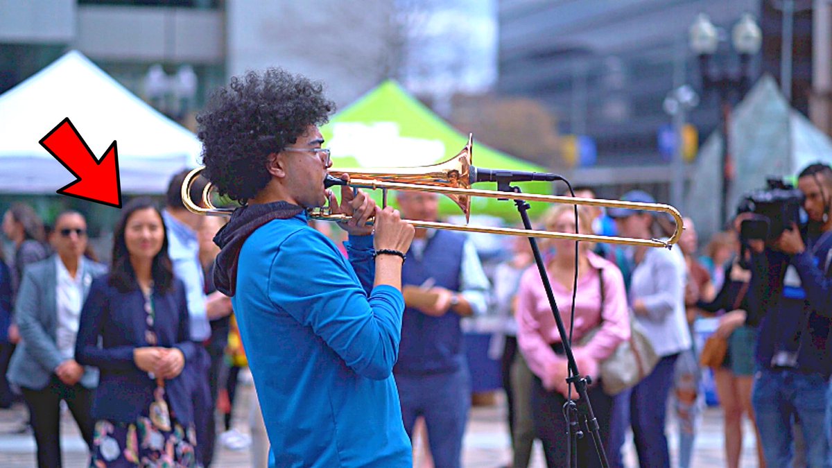 cuscampbell's tweet photo. Played for @MayorWu .. new video is out now https://t.co/TRVGZOI1g0 https://t.co/euljaQiBfS