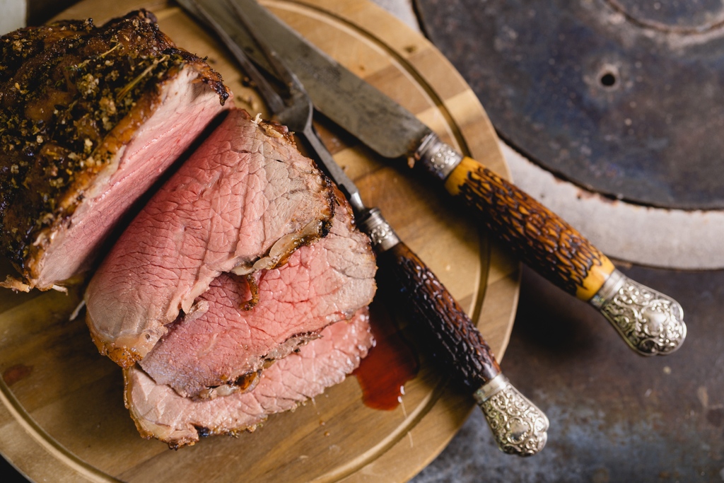 The long Easter weekend is finally here. We will be celebrating with a tender wagyu roasting joint from our Farmer's Choice box. 

Credit: @jamesrousephoto