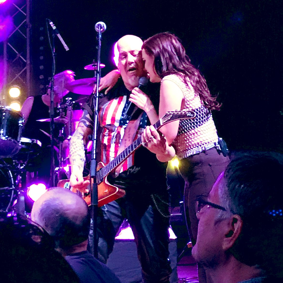 newplanet's tweet photo. My favourite shot from the Preston gig of the #HereComeTheAliensTour, four years ago! Canโt wait until the #GreatestHitsTour ! @Wildericky @scarlettwilde @kimwilde โค๏ธ๐ต https://t.co/kZkAkIgBjq