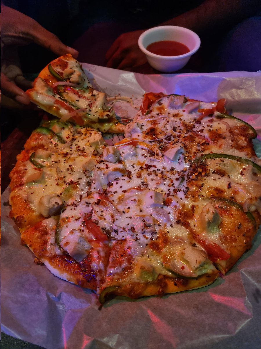 hustle4life7's tweet photo. Thank you EdgeFrendZ NFP DAO and @EdgewareDAO for the Free pizza in $EDG #PizzaDrop.
Enjoying my cheese burst🔥🤤 https://t.co/u65ApBa7uy