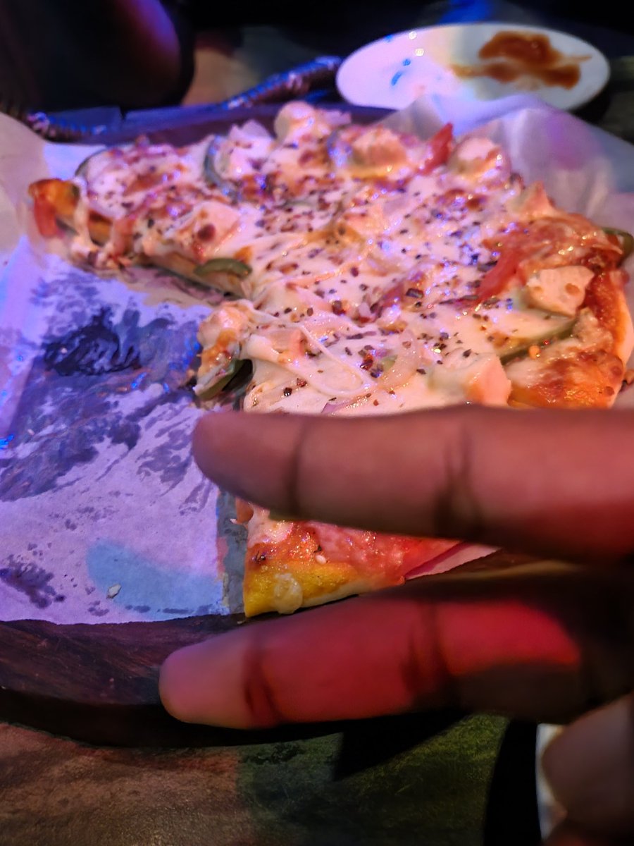 hustle4life7's tweet photo. Thank you EdgeFrendZ NFP DAO and @EdgewareDAO for the Free pizza in $EDG #PizzaDrop.
Enjoying my cheese burst🔥🤤 https://t.co/u65ApBa7uy