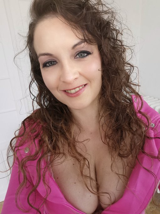 Bon vendredi 😍 https://t.co/9W9SZxT4qY