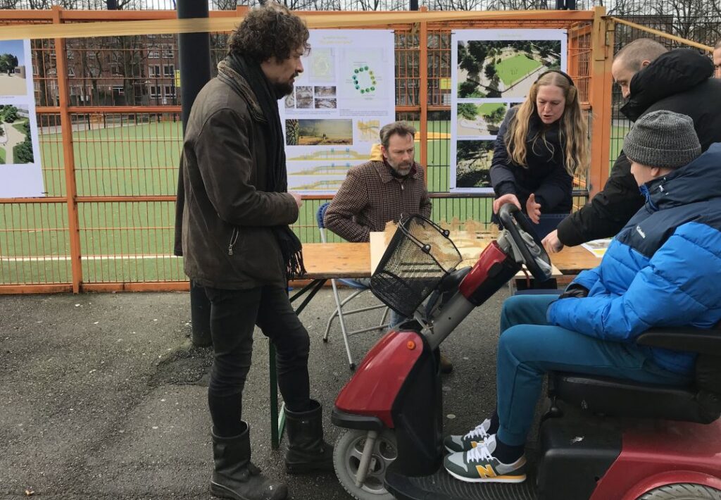 Op de Dag van de Buurt op het Sumatraplantsoen in Amsterdam vertellen we het verhaal over een actieve #wijkaanpak waarbij de herinrichting wordt ingezet voor het creëren van meer betrokkenheid bij bewoners. 
<a href="/platformlpb/">LPB</a> <a href="/LSAbewoners/">LSA bewoners</a> <a href="/WijkWijzer/">WijkWijzer</a> #dvdb22 dagvandebuurt.nl/amsterdam-suma…